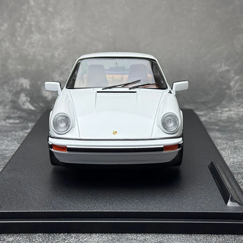 1:18 Porsche 911（992）CARRERA RS