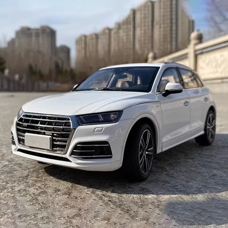 1:18 Audi Q5L 2018