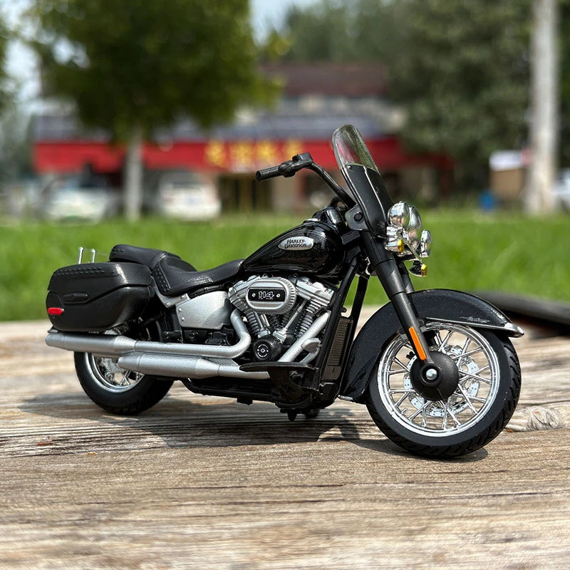 1:18 Harley Davidson 2024