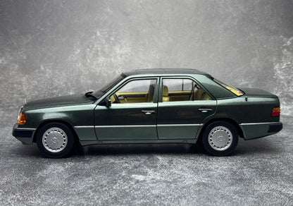 1:18 Mercedes-Benz  230E W124 1990