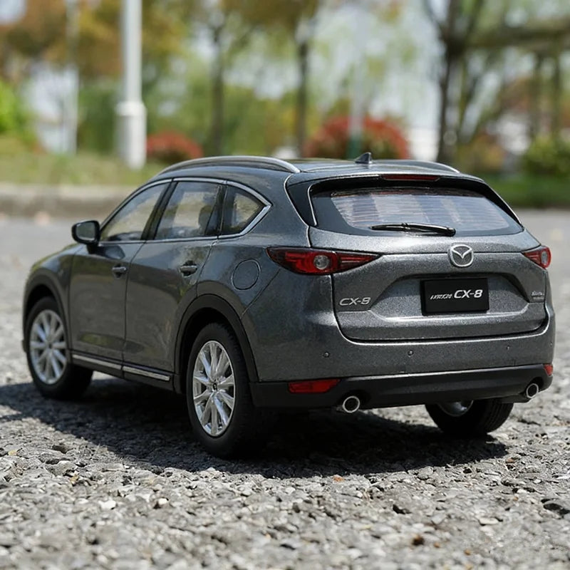 1:18 MAZDA CX8