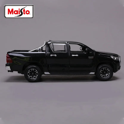 1:27 Toyota Hilux