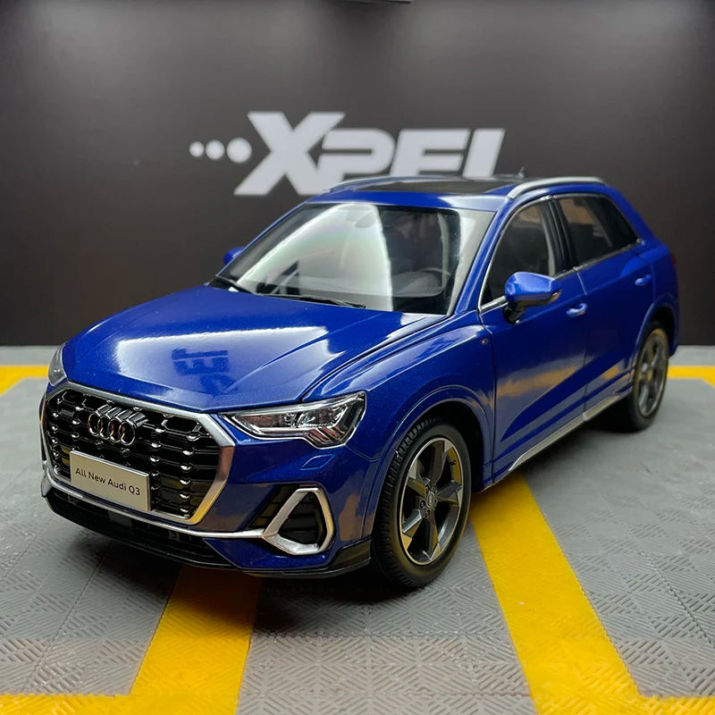 1:18 AUDI Q3