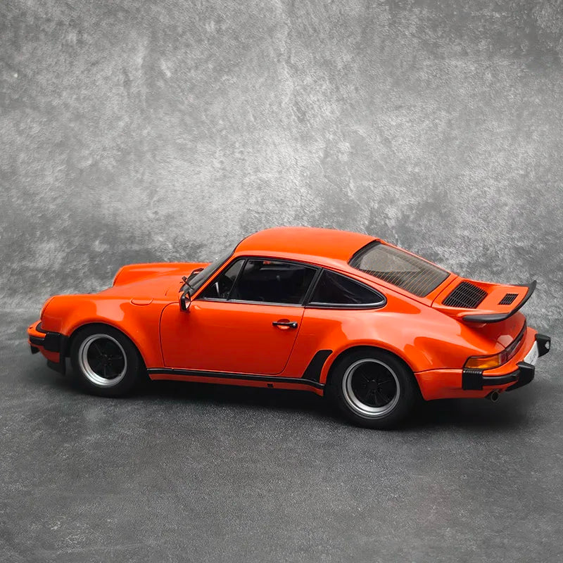1:18 Porsche 911 Turbo 3.0 (930)