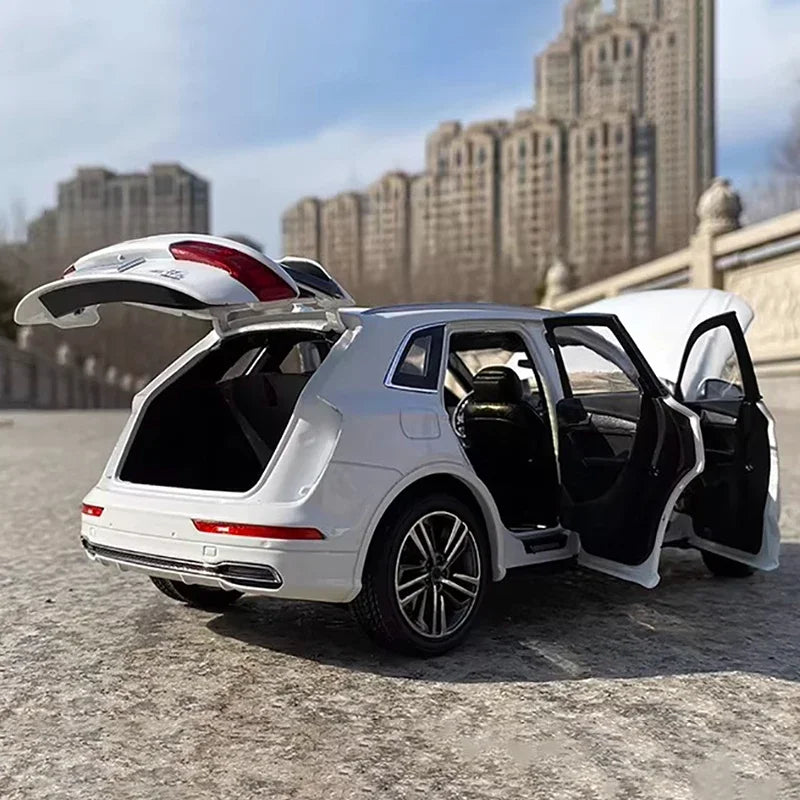 1:18 Audi Q5L 2018