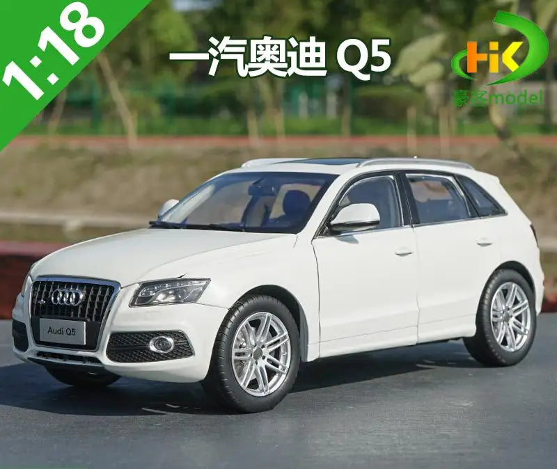 1:18 Audi Q5