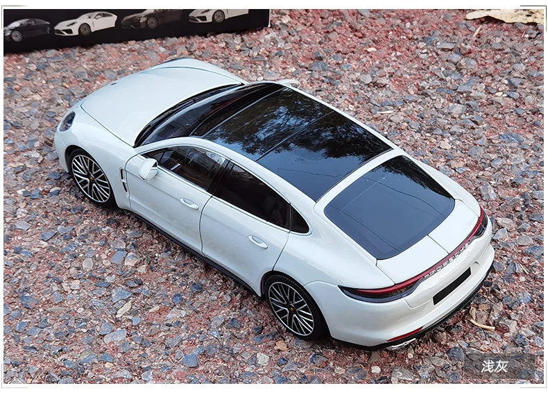 1:18 Porsche Panamera