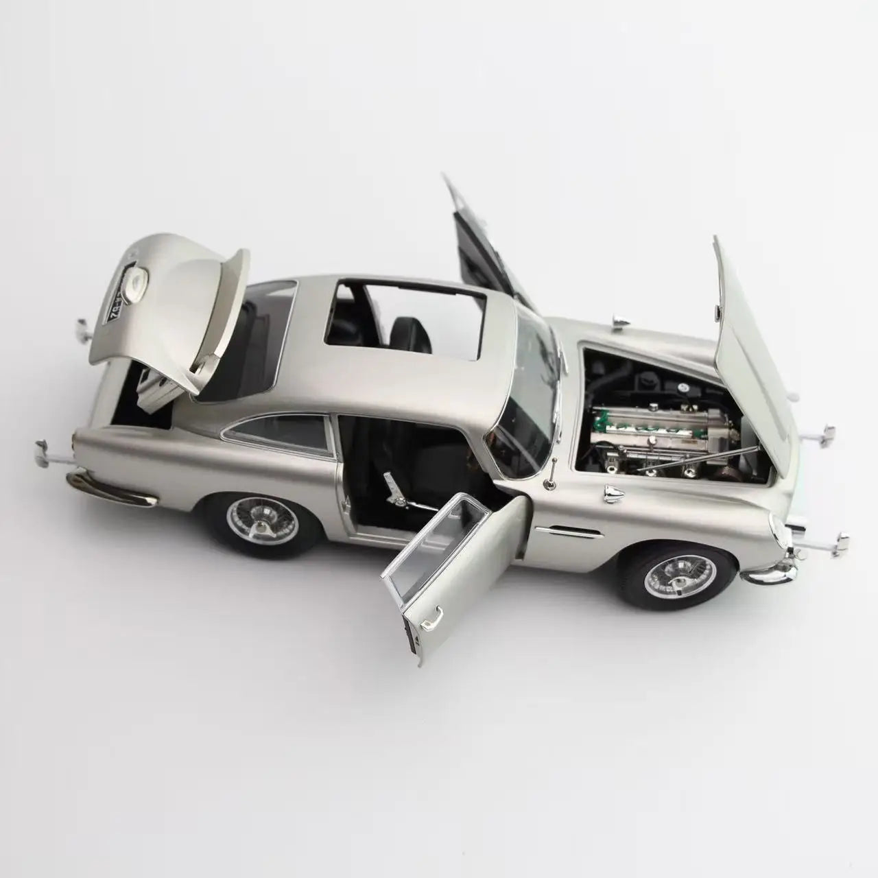 1:18 Aston Martin DB5 007