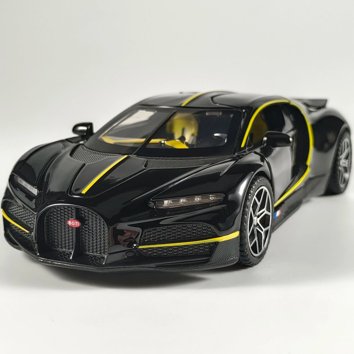 1:32 Bugatti Tourbillon V16
