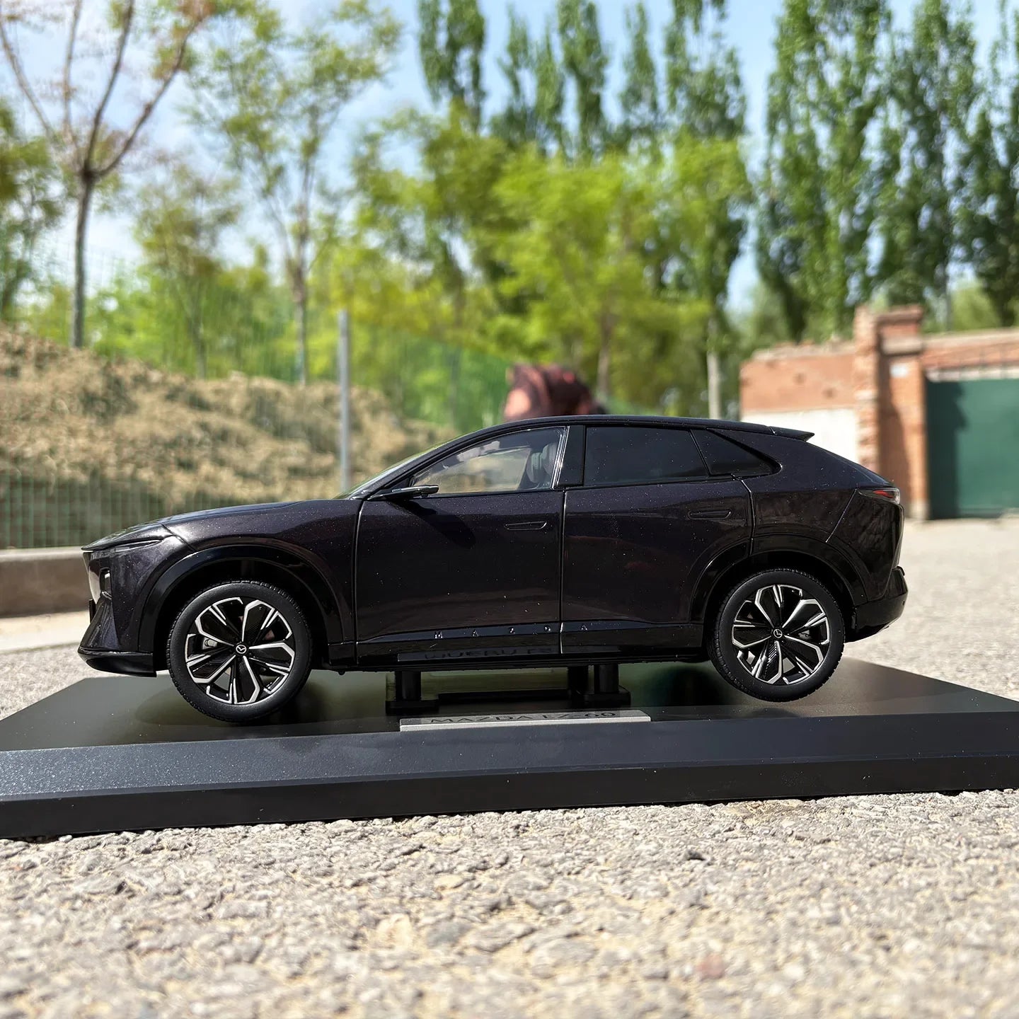 1:18 Mazda EZ-60 EZ60