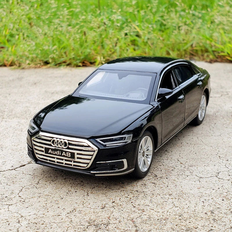 1:32 AUDI A8