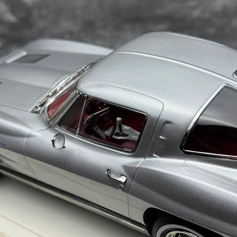1:18 Chevrolet Corvette Sting Ray 1963