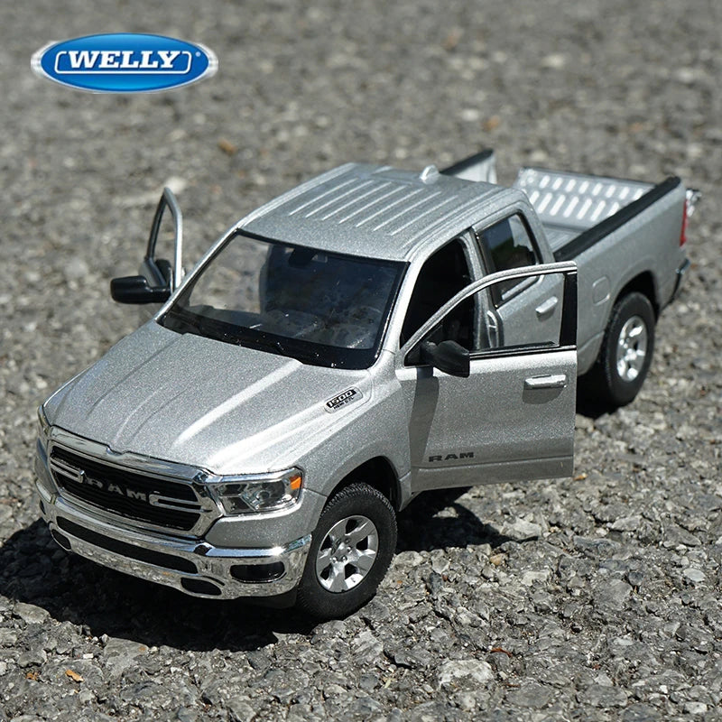 1:24 Dodge RAM 1500 Rebel
