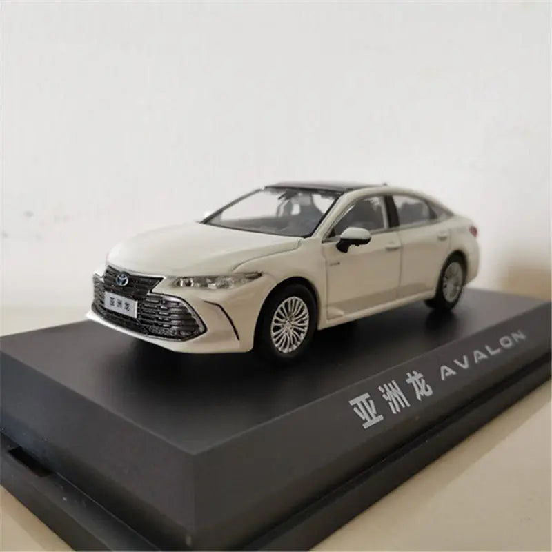 1:43 Toyota AVALON Coupe