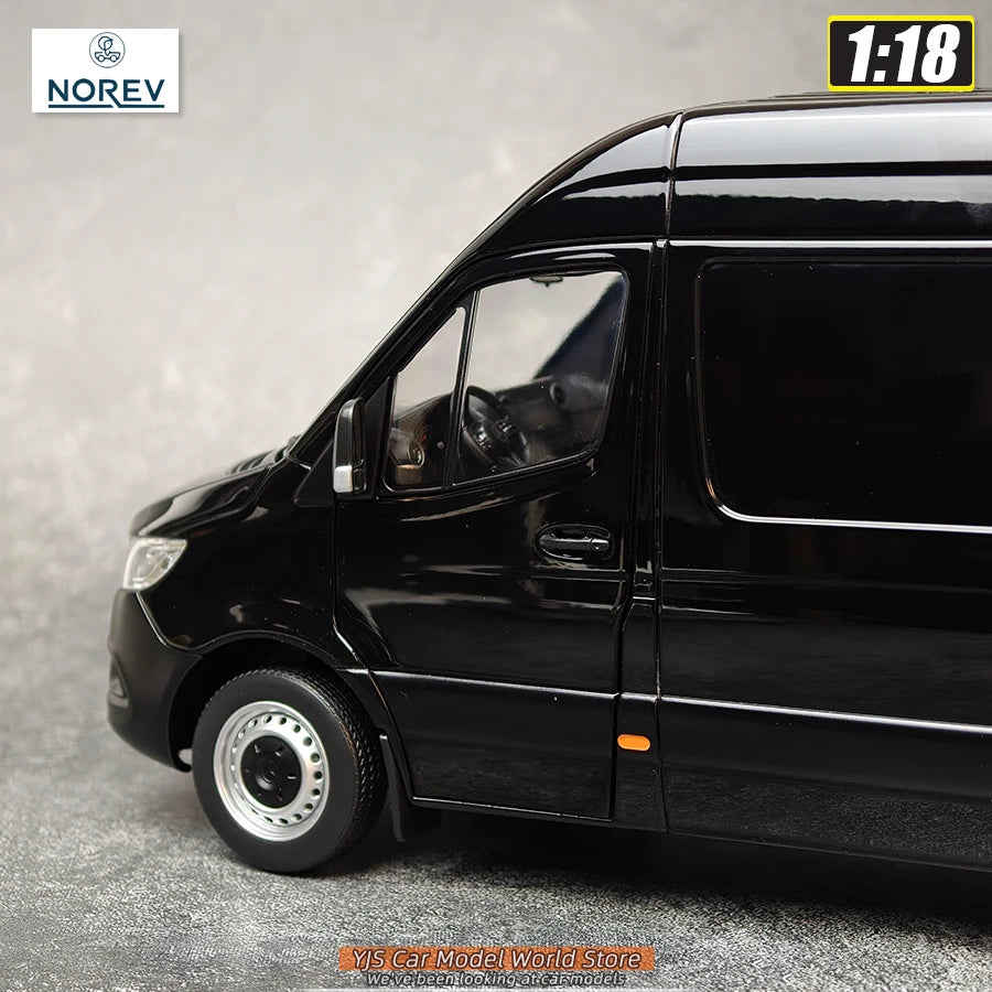1:18 Mercedes-Benz Sprinter 2018
