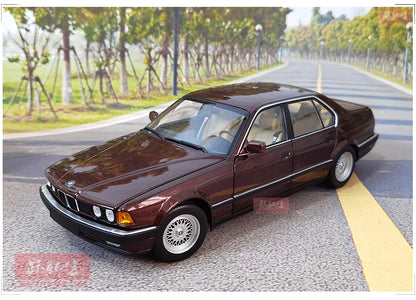 1:18 BMW 7 Series E32 730i 1986