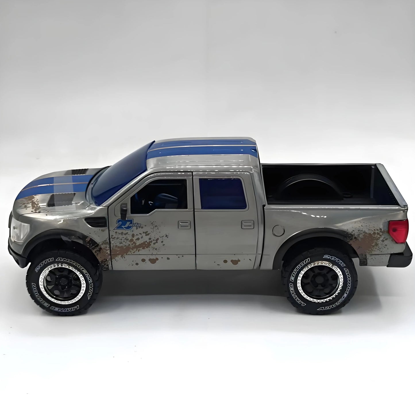 1:24 Ford F-150 SVT Raptor 2011