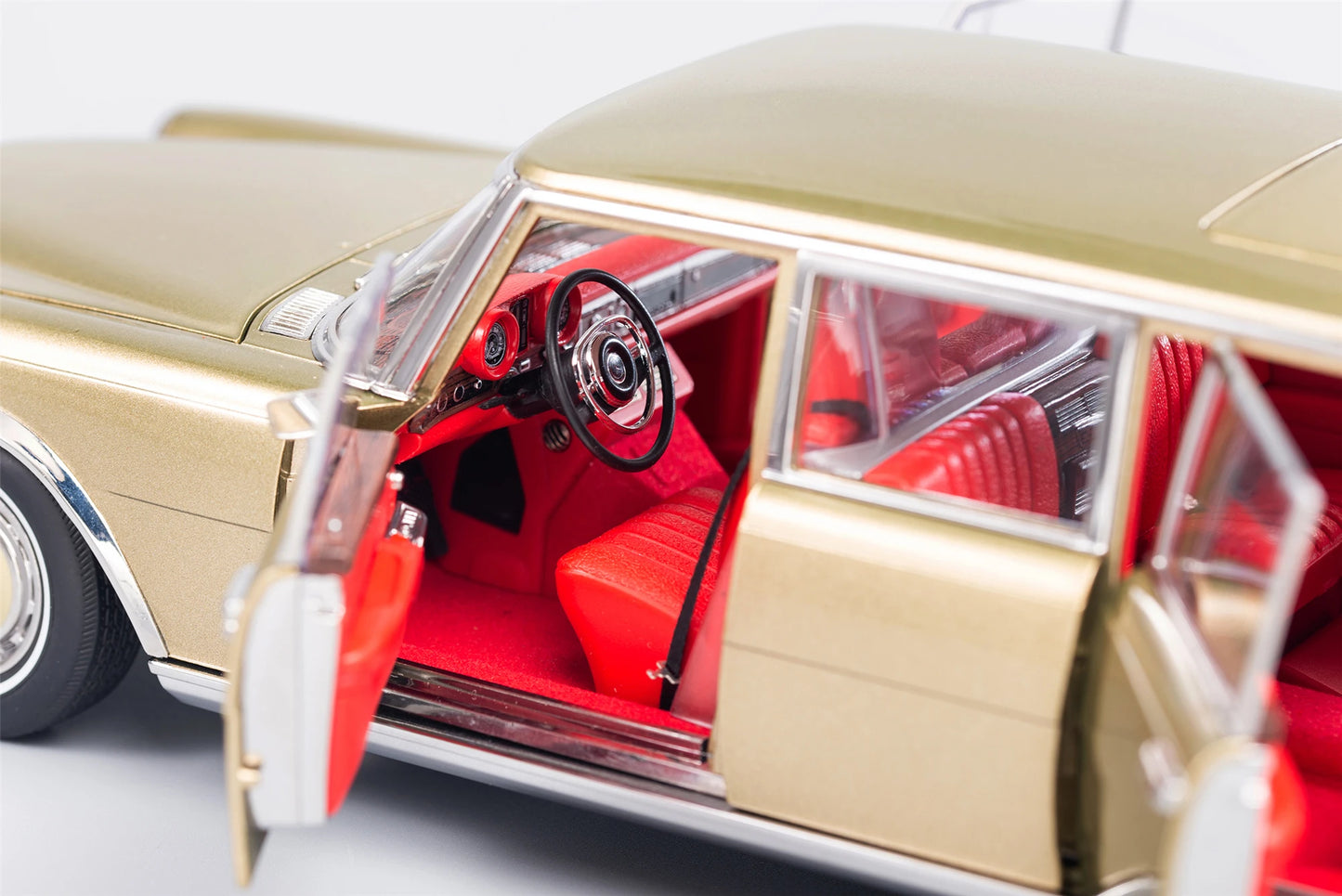 1:18 Mercedes-Benz Pullman MB 600