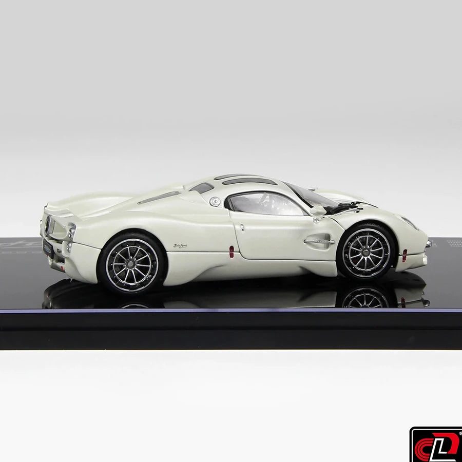 1:43 Pagani Utopia