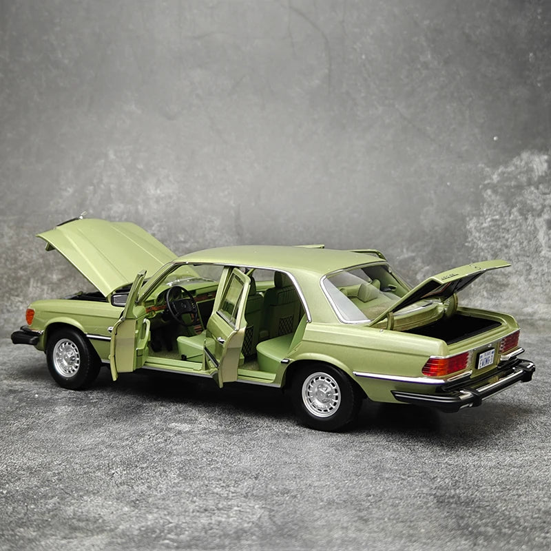1:18 Mercedes-Benz 450 SEL