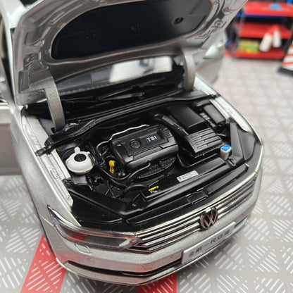 1:18 2017 Volkswagen Magotan B8
