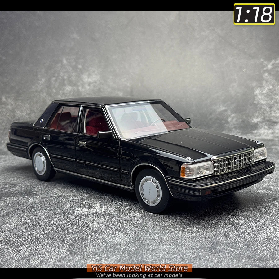 1:18 Toyota Crown MS122