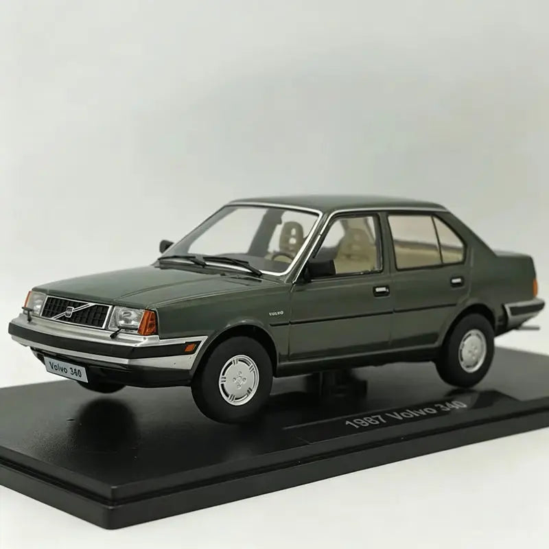 1:18 Volvo 340