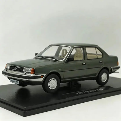 1:18 Volvo 340