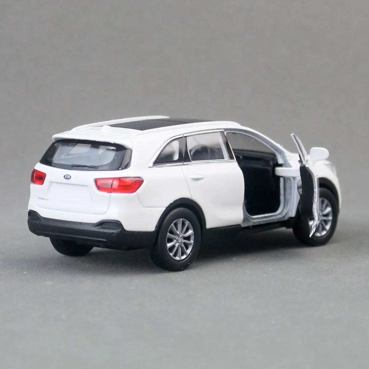 1:36 KIA Sorento