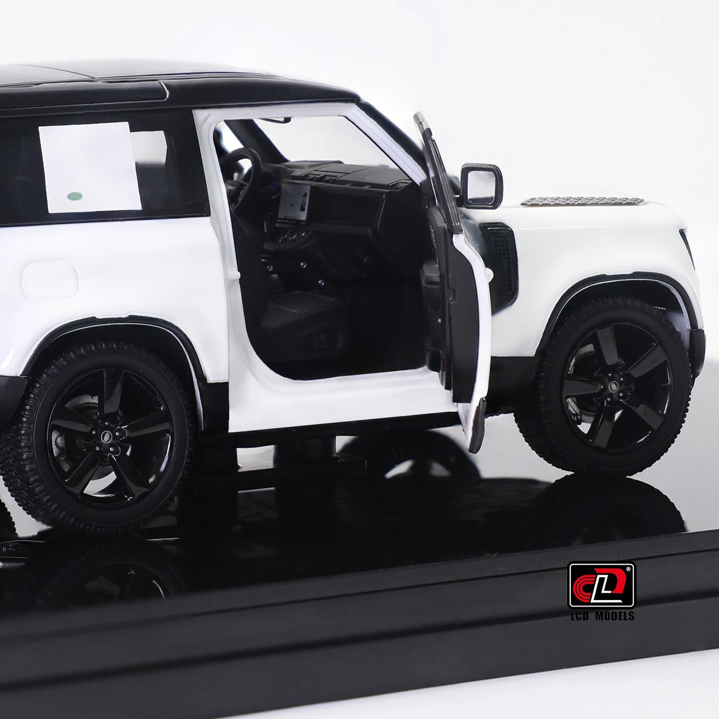 1:43 Land Rover Defender 90