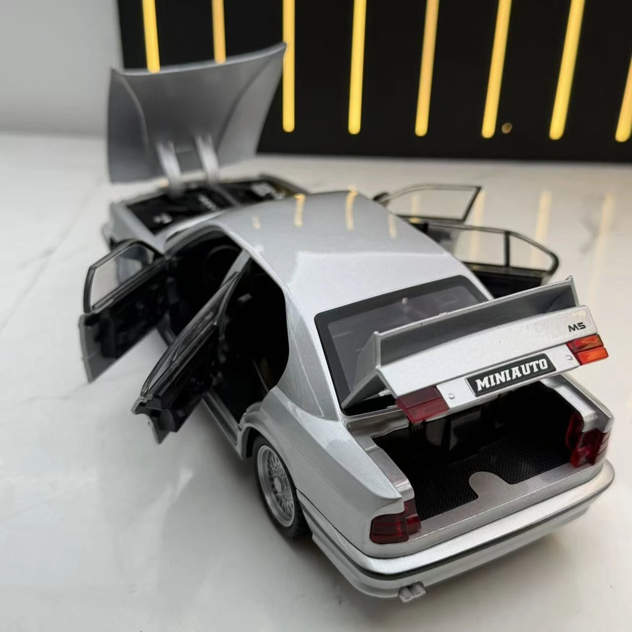 1:24 BMW M5