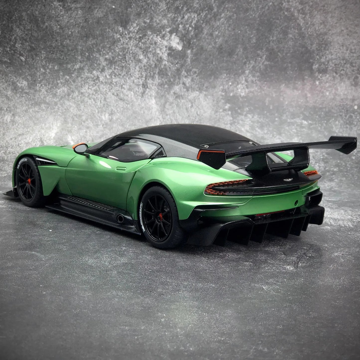 1/18 Aston Martin Vulcan