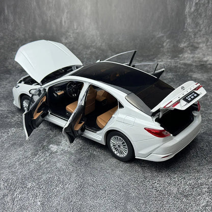 1:18 Toyota Camry