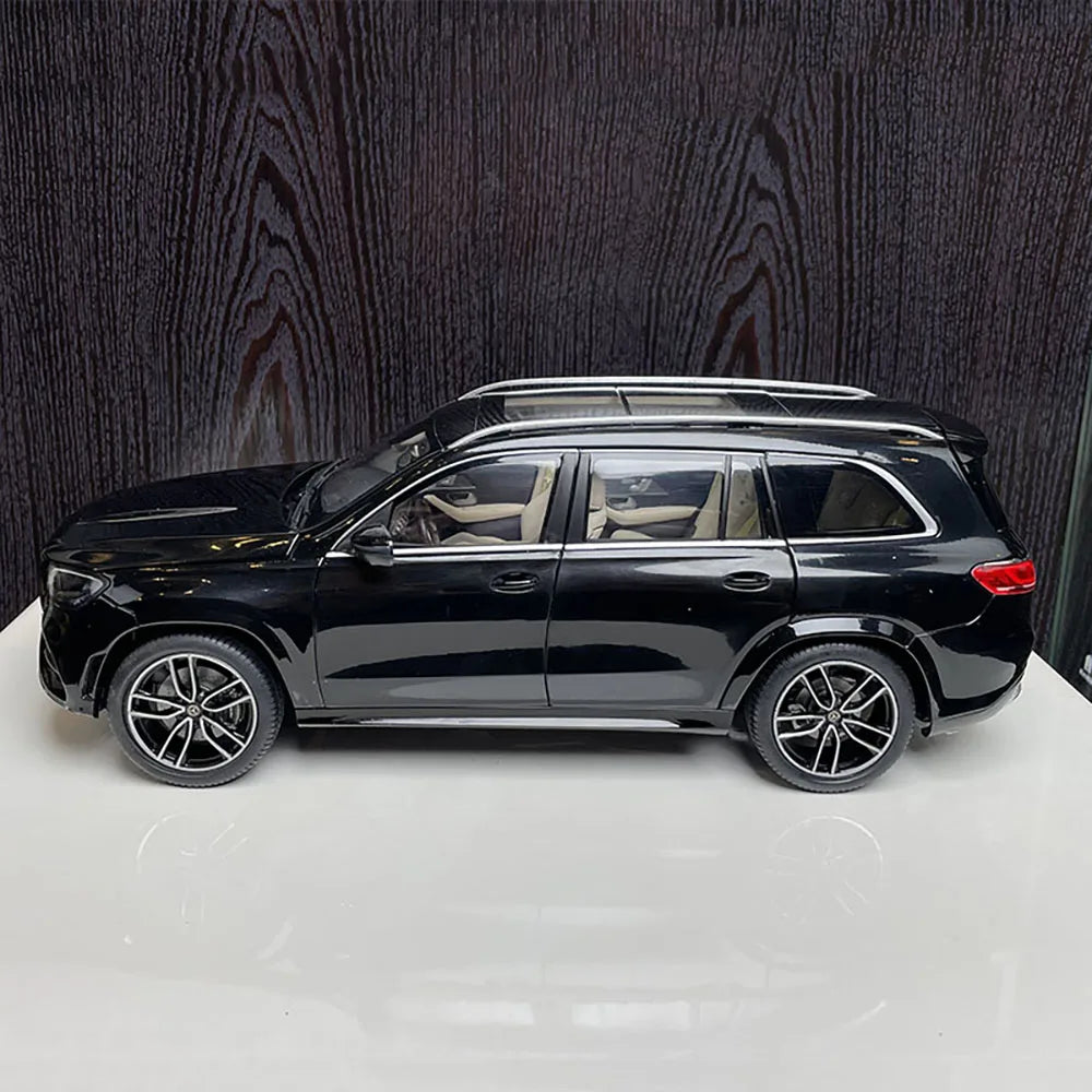 1:18 Mercedes-Benz GLS 400