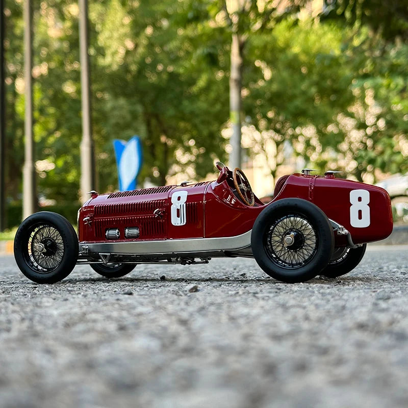 1:18 Alfa-Romeo P3 Nuvolari Gewinner GP Italien 1932  #8