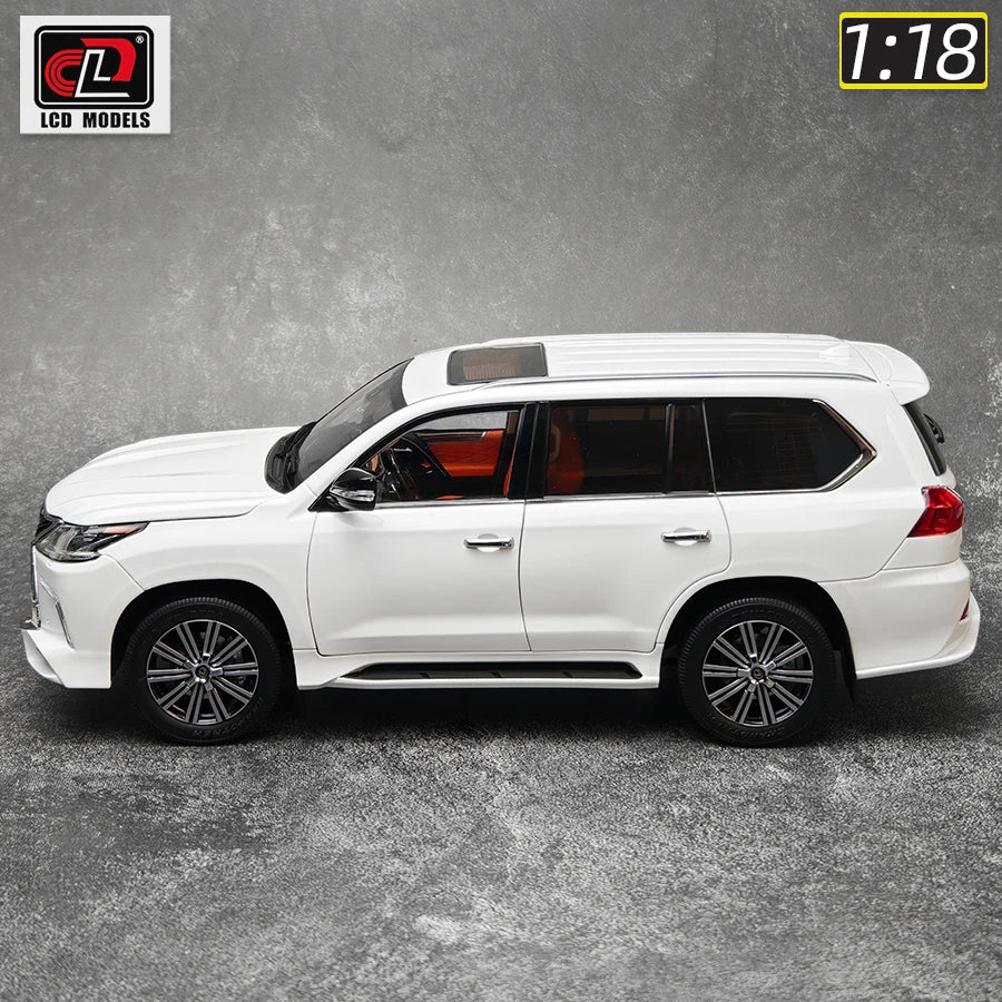 1:18 Lexus LX570