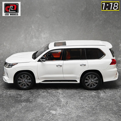1:18 Lexus LX570