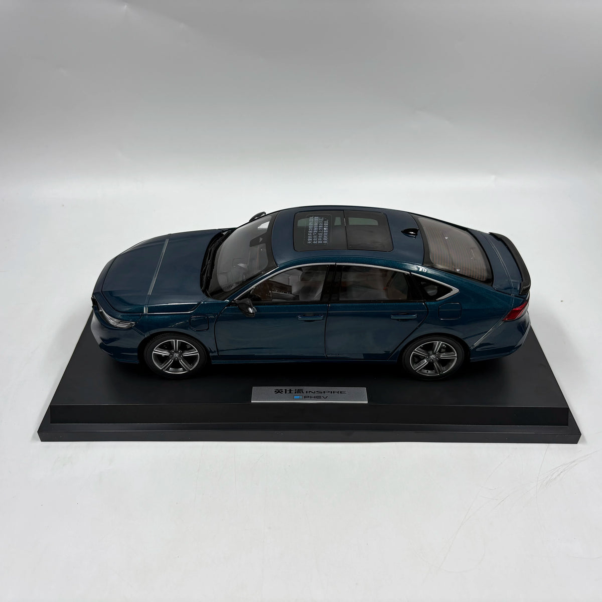 1:18 Honda Inspire 2024