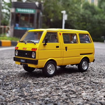 1:18 Tianjin Dafa Yellow Bug Bread Van - Dafa Taxi TJ110