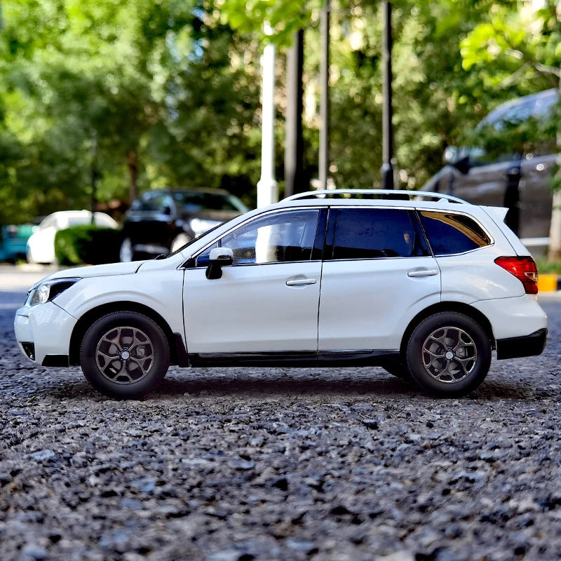 1:18 2015 Subaru Forester
