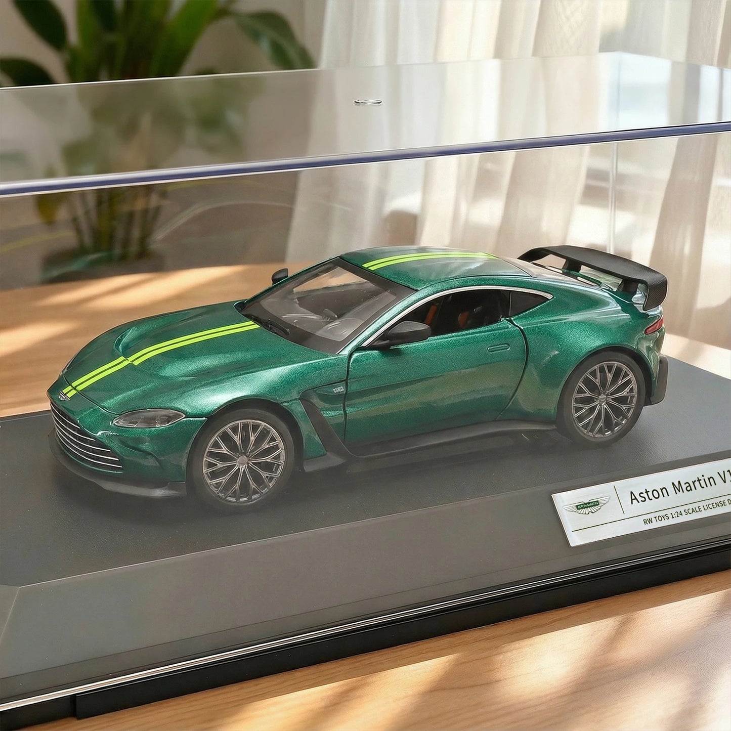 1:24 Aston Martin V12 Car Model with Display Base