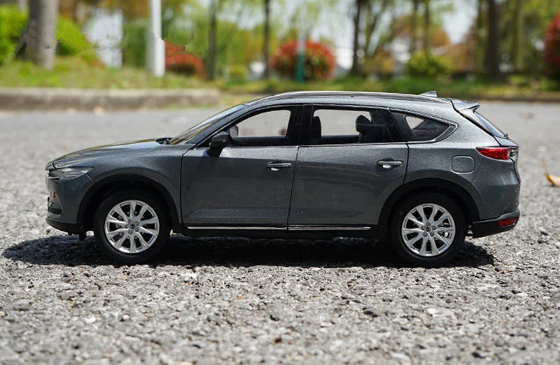 1:18 MAZDA CX8