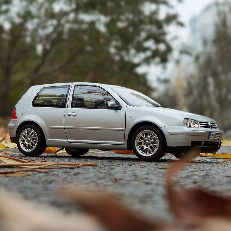 1:18 Volkswagen Golf fourth generation MK4