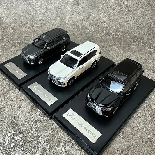 1:64 Lexus LX600