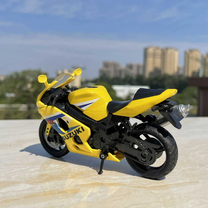 1:18 Suzuki GSX