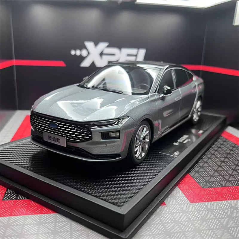 1:18 Ford Mondeo 2022