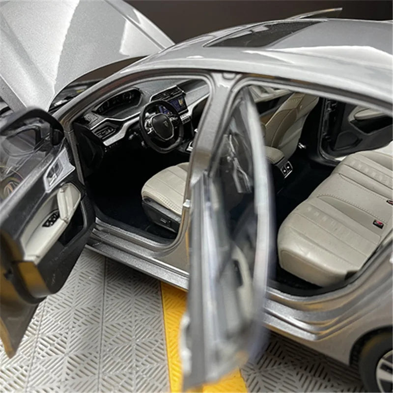 1:18 Peugeot 408
