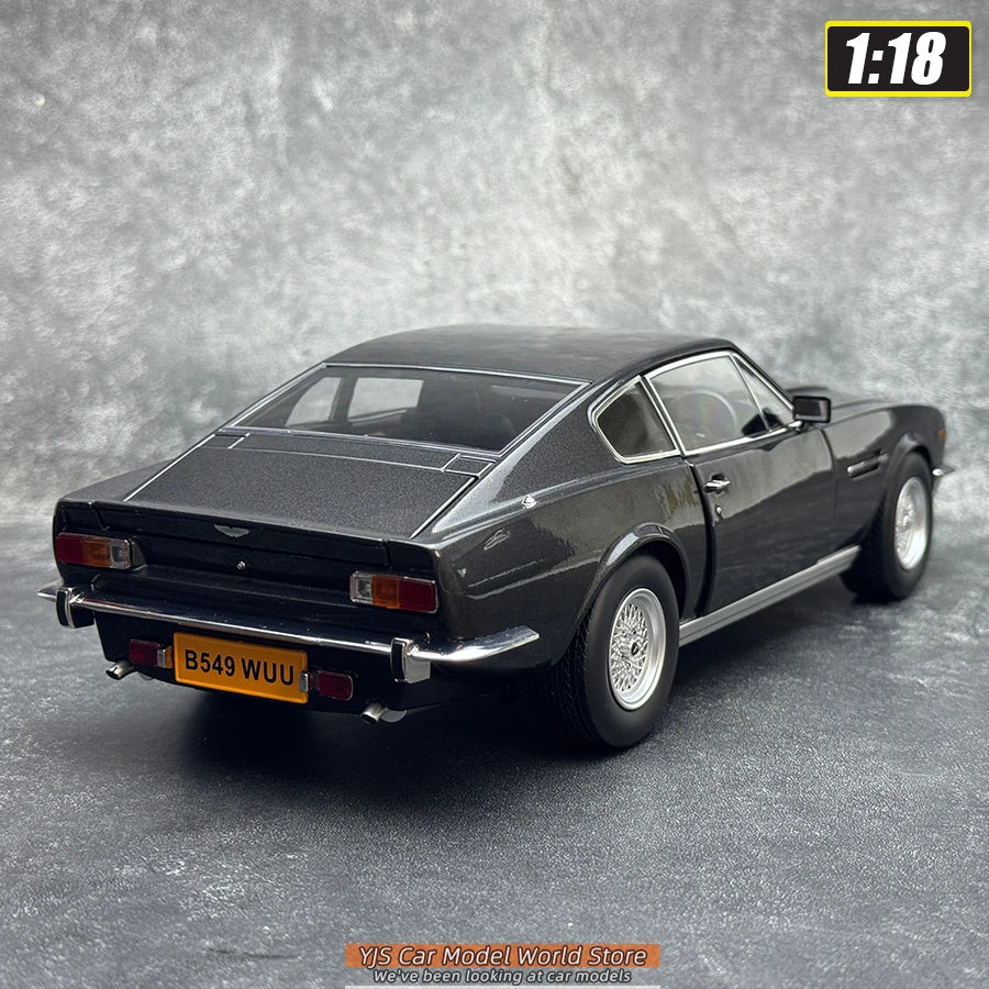 1:18 Aston Martin V8