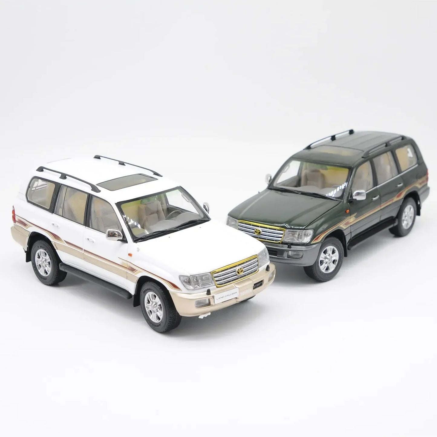 1:18 Land Cruiser LC100