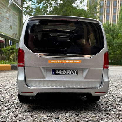 1:18 Mercedes-Benz V260 Viano MPV V-Class